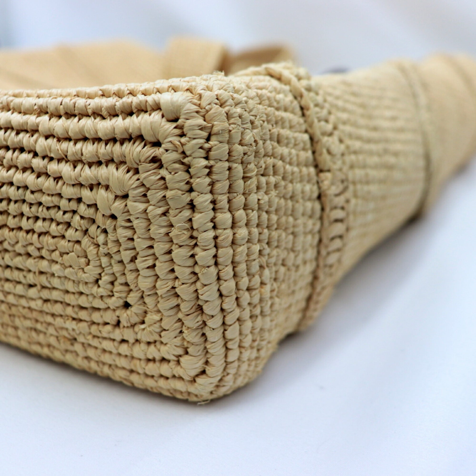 Prada 21SS raffia tote bag ladies beige triangle plate with leather pouch straw 1BG330 PRADA