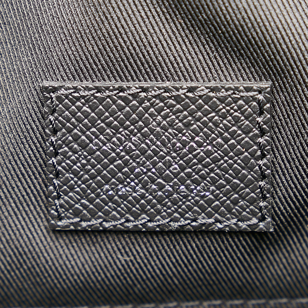 Louis Vuitton Outdoor Tote Black Taïgarama