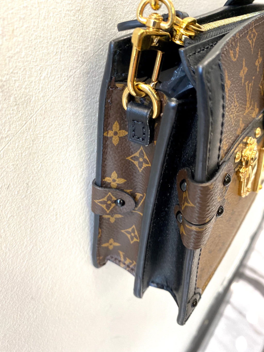 LOUIS VUITTON REVERSE MONOGRAM TRUNK CLUTCH BAG