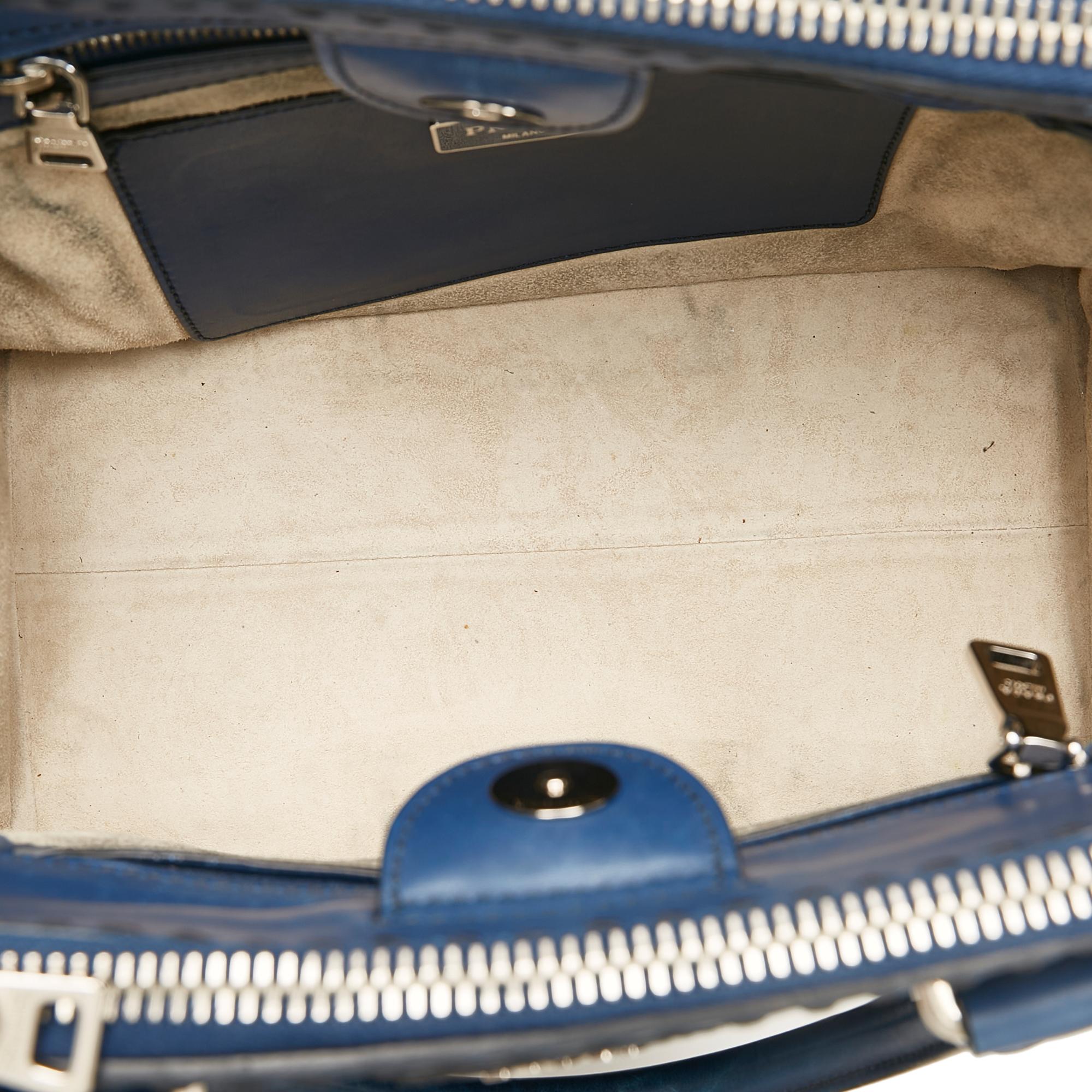 Prada Calfskin Stitched Handbag (SHG-JgY2rH)