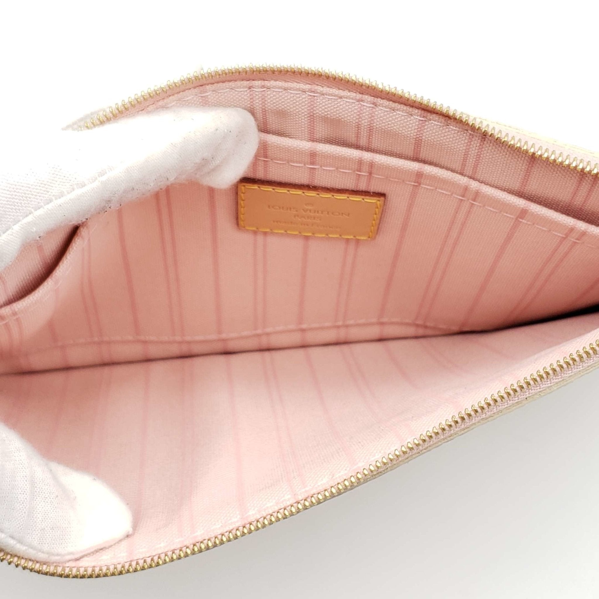 Louis Vuitton Pouch /Wristlet / Clutch Bag